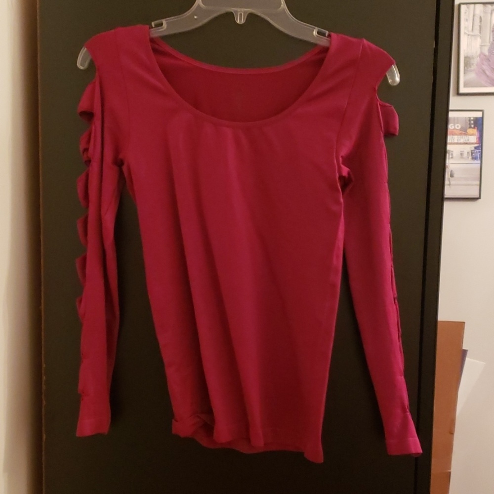 VENUS Cut out Sleeve Top